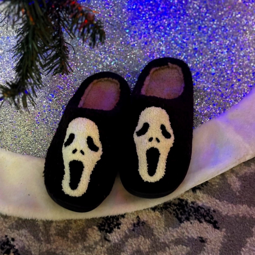 Ghostface slippers Mens size 4.5/5